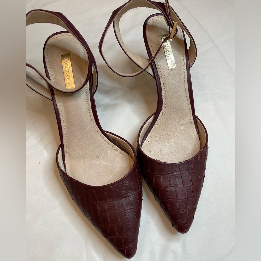 Louise et Cie Burgundy Pointed Toe Ankle Strap Heels Size 9M